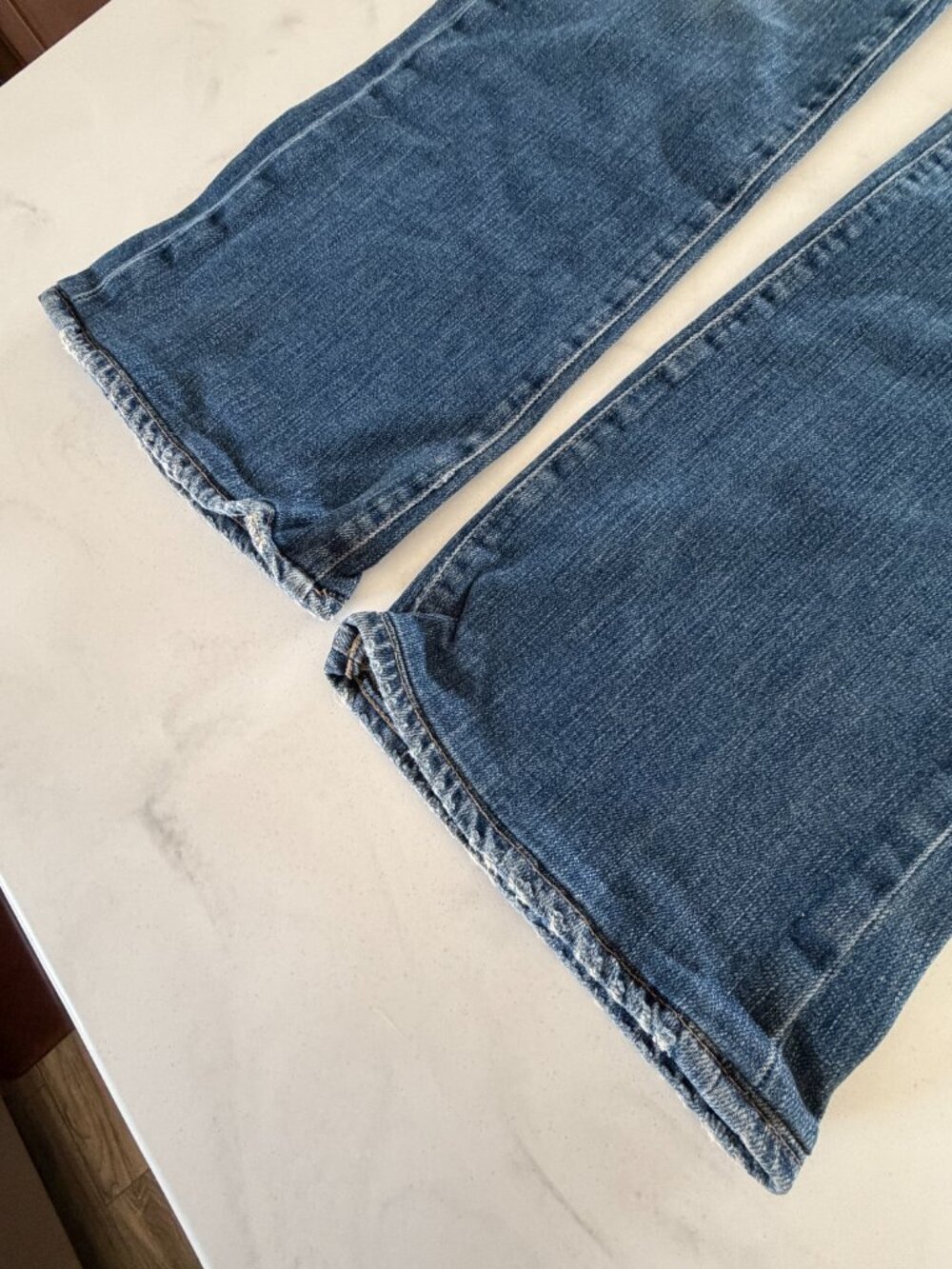 PAIGE Hollywood Hills Bootcut Jeans Size 29 Medium Wash Raw Hem - Picture 9 of 14